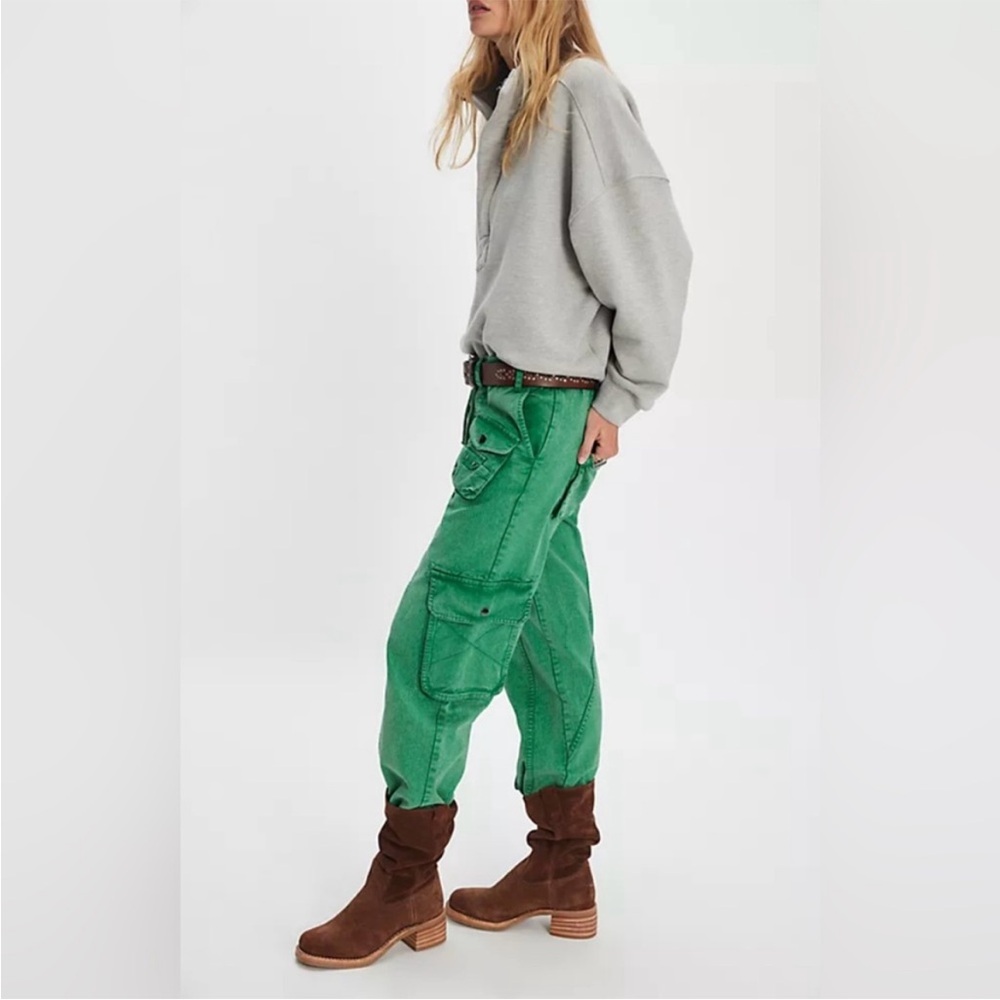 Free People Vibrant Green Cropped Tahiti Cargo Pants - Picture 6 of 9